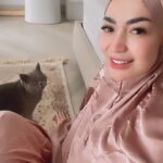 Imel Putri Cahyati Instagram - Teruntuk kamu yg bikin rindu, aku doakan lebaran ga lewat rumah kamu. Biar kamu kerumah aku 🤭🤏🏻