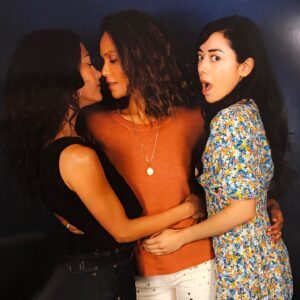 Inbar Lavi Instagram - The love is real 🍎
————————————————————————
Thank you all for coming from far and wide to embrace us tightly————————————————————————-
@lesleyannbrandt @aimeegarcia4realz @dbwofficial @lucifernetflix @creationent #LUCICON