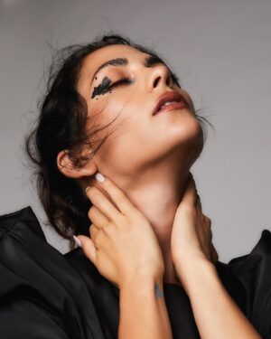 Inbar Lavi Instagram - Thank you @vtmag for chatting @lucifernetflix, @houseoflavi , inclusivity, creativity & the holy land🤎

Shabbat Shalom x

@karleeparrish @crystallize 
@timothyfernandezphotographer