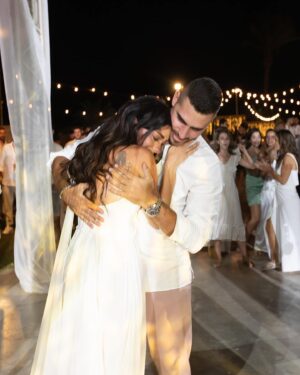 Inbar Lavi Instagram - I have no words, only gratitude🕊 @brides 
@stevebarproductions 
@vanessacoevents 
@peoplephotography 
@daniellahajaj 
@shanylasry 
@desert.co.il 
@studio_galita 
@ortalelimeleh1 
@guysamuel_official 
@alphamusic.co.il 
@omer.erlichman 
@_mishell_music 
🤍אין מילים, רק הודיה