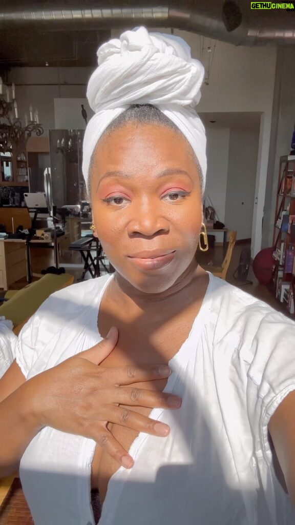 India.Arie Instagram - Take a moment to hear my 💜 And if you feel it - SHARE it - so that the truth can be LOUDER than the lie. ✌🏾
