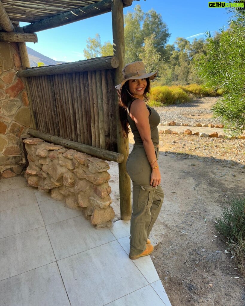 India Reynolds Instagram - Just call me Dora 🦒🦓🐘🎒