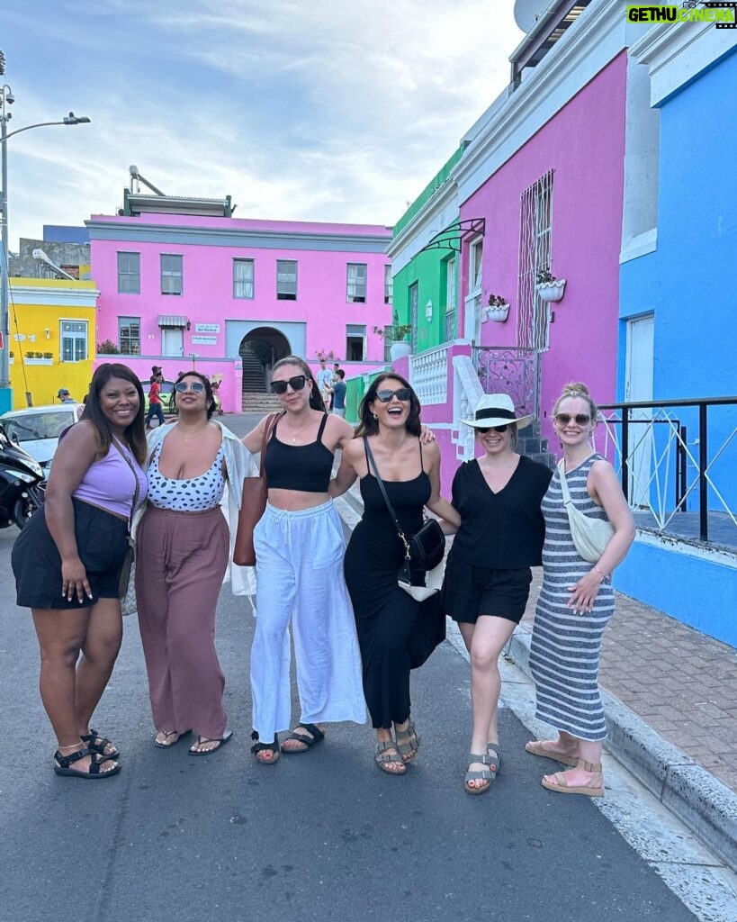 India Reynolds Instagram - Bo-Kaap with my Bo-🐈’s