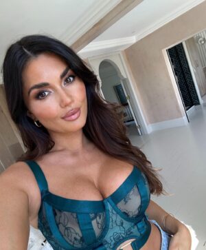 India Reynolds Instagram - Outside vs….. inside @pourmoiltd love a worn to be seen piece in the summer ☀️🌸💕 

Ad
