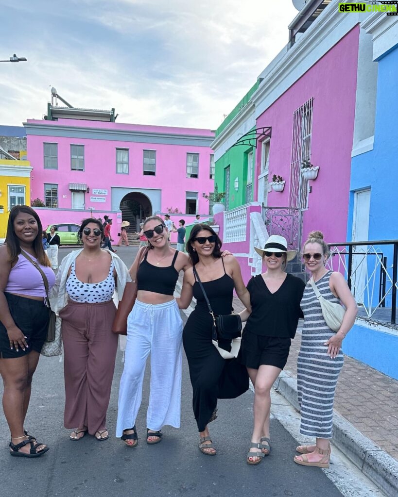 India Reynolds Instagram - Bo-Kaap with my Bo-🐈’s