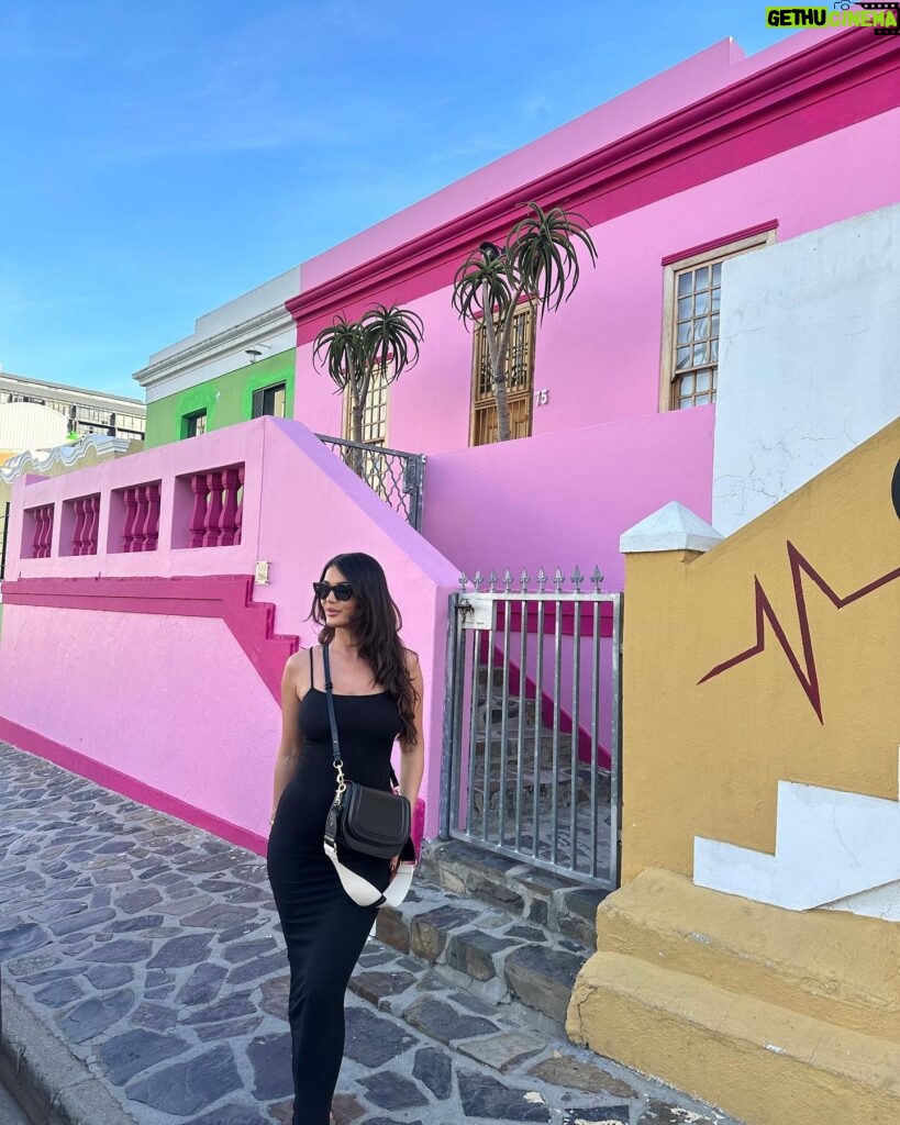 India Reynolds Instagram - Bo-Kaap with my Bo-🐈’s