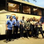 Indro Instagram - Mantap perjalanan kali ini naik luxury bus nya @trac_astra , fasilitas nyaman & mewah banget. Jangan lewatin discount sampai 20% di bulan Juli-Agustus untuk semua jenis bus kalo kalian pesan via aplikasi TRAC to go & counter di Jakarta, Semarang & Surabaya! Ajak rombongan buat jalan-jalan darat rasa pesawat, hehe 👍🏻✨