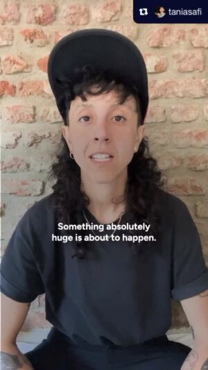 Indya Moore Instagram - Global solidarity! We rise and are on our way ❤️ RP @taniasafi Hundreds of people are about to board @gazafreedomflotilla and deliver urgent humanitarian relief to Gaza. We need you to watch this space, follow the accounts and share these videos! The more people watching this non-violent humanitarian effort, the safer the participants on this flotilla are. I’ll be reporting from the ground to support these legends. ✌🏽 

#breakthesiege #freedomflotilla #freedomflotillacoalition