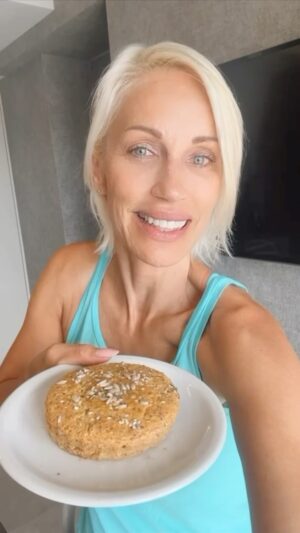 Ingrid Grudke Instagram - PAN DE ALMENDRAS

Procesamos unas almendras y agregamos un huevo, una cucharita de polvo de hornear y una pizca de sal. Llevamos al horno hasta que este apenas dorado y listooo 🥰⭐️

#ingridgrudke #mundoin #pandealmendras