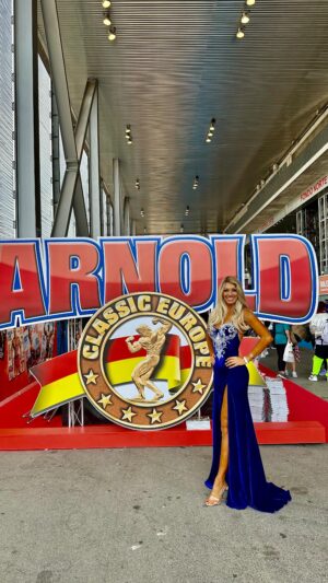 Ingrid Grudke Instagram - ESTOY MUY FELIZ !!!!
El 21 de octubre compito en Lituania en el Ifbb WORLD FITMODEL CHAMPIONSHIP 2023 🎉🎉🎉🎉

1 CAMPEONATO ARGENTINO🇦🇷
1 SUDAMERICANO en Brasil 🇧🇷
1 CAMPEONATO EUROPEO Letonia
2 ARNOLD CLASSIC EUROPA (Sevilla y Madrid)

En unos dias 1er MUNDIAL en LITHUANIA!!!! 

GRACIAS!!!
@analiagaleano_fit 
@gustavoazerman 
@augusto.chiolo @famf_argentina 

Créditos 
@silkey.ok 
@bodysculpt.misiones 

#ingridgrudke #mundoIN #fitness #ifbb #lituania #fitmodelchampionship