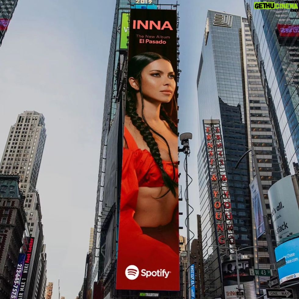 Inna Instagram - NY Times Square ♥️♥️♥️♥️♥️♥️♥️♥️ @spotify