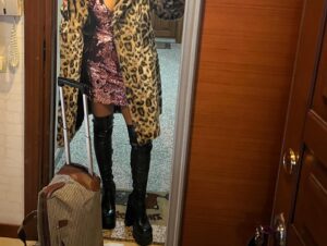 Ipek Karapinar Instagram - Bir fotoğraf çekinebilir miyizzz?