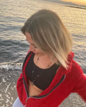 Ipek Karapinar Instagram - ☀️batırmaya geldik💄