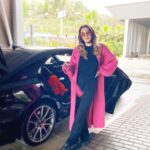 Irina Dubtsova Instagram - «Лучше нет приметы Дождь в дорогу плачет В самолёте два часа И пляж Девочки мои Я отменяю плач и слёзы Улыбнитесь Сочи наш» 😅 #любимаяработа #иринадубцова #хочумогуделаю #сочи Бомбический трикотажный костюм и кардиган @try.on.dress 💞 Любимые мои, концерт ЧАСТНЫЙ 🤷🏻‍♀️😘Надеюсь , летом ситуация стабилизируется , и я приеду с сольником ❤️