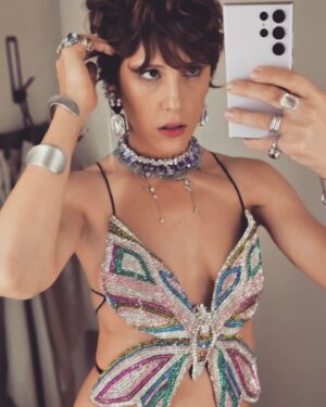 Irina Gorbacheva Instagram - Иногда зайдешь в примерочную, а там Анатольевна Фэшн Понеслась ))
