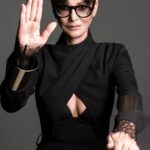 Irina Khakamada Instagram - Кусочек из моего мастер-класса, посвященного теме Лидерства . Каков он, современный лидер в турбулентное время, когда экономические условия (как движущийся эскалатор) постоянно меняются ? смотреть до конца .