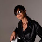 Irina Khakamada Instagram - Вдохновение не имеет привычного распорядка : иногда в середине недели хочется спать и лениться , а в в выходные вкалываешь мозгами во всю и находишь выход из ситуации . Идите за собой, по возможности . Это не лень или депрессия .