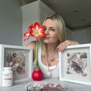 Irina Voronina Instagram - I’ve been crafting this holiday season turning my shells into necklaces and shadowbox collages. 🐚 Let me know what you think! Visit my Etsy store for more! 😃👍 #shellart #shellartist #shellnecklace