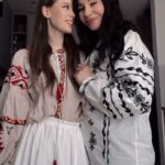 Iryna Kudashova Instagram - З днем вишиванки 💙💛 Нам, українцям, є чим пишатися 💛 @yanasilence , а вишиванки в нас українського бренду @moja.vyshyvanka 😍