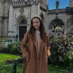 Iryna Kudashova Instagram - Париж - то взагалі не моє місто, не дивлячись на його неймовірну красу. Я так і не змогла обрати , яка мені подобається більше ❤️ А вам ?