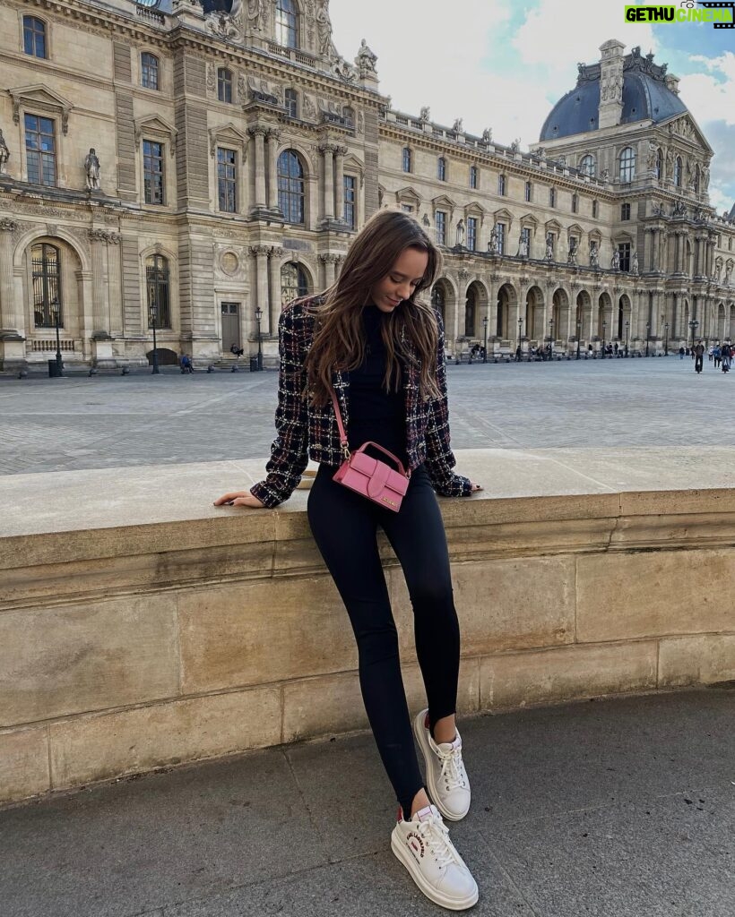 Iryna Kudashova Instagram - Paris mood 🍂 Як ти ?