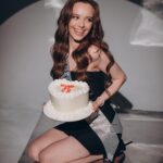Iryna Kudashova Instagram - Bye 23 👋 так, я розумію, що цифра це лише умовності, але як так швидко з 15 річної принцеси виросла така доросла дівчина? Не готова ще змінювати цифру в інстаграм на нову і поки не буду 😂 ⠀ Фотограф: @photo_by_alexlakota Макіяж: @kholodenko_ivanna Студія: @couple.photostudio