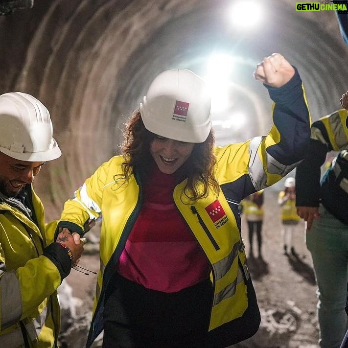 Isabel Díaz Ayuso Instagram - En Madrid nos gusta derribar muros. Las obras de la L3 de Metro entre la capital y Getafe, Alcorcón, Móstoles, Fuenlabrada y Leganés van a gran ritmo.