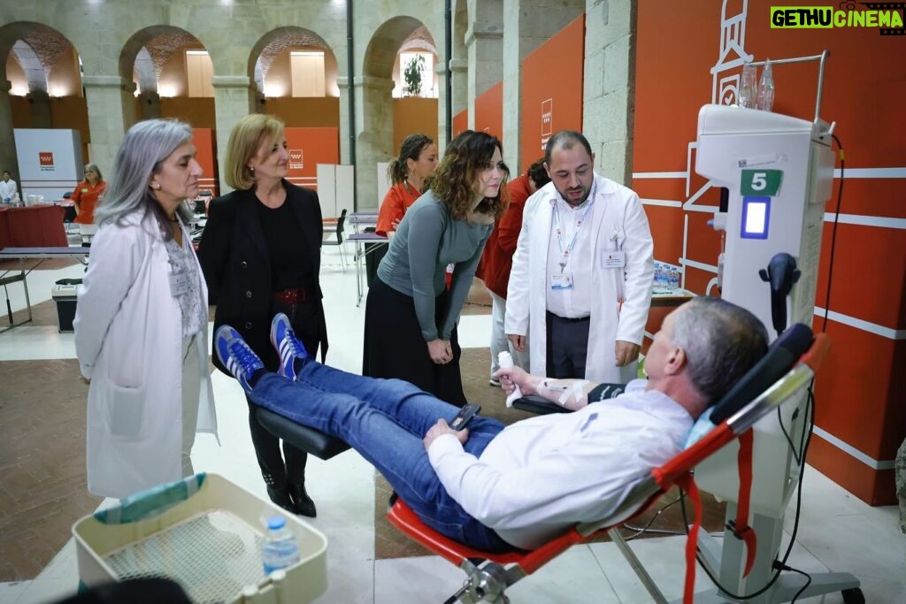 Isabel Díaz Ayuso Instagram - Cada vez que donamos sangre podemos salvar 3 vidas. Madrid necesita 3.500 donaciones para recuperar los niveles de reserva. En la Real Casa de Correos puedes hacerlo hasta el sábado por la tarde. #DonaSangre #DonaVida.