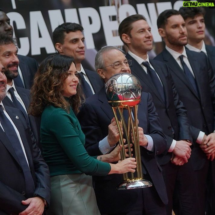 Isabel Díaz Ayuso Instagram - Gracias al Real Madrid de Baloncesto por ser parte de Madrid, esta región capital al servicio de todos, donde juegan y ganan los mejores. Felicidades por vuestra 29 Copa del Rey.