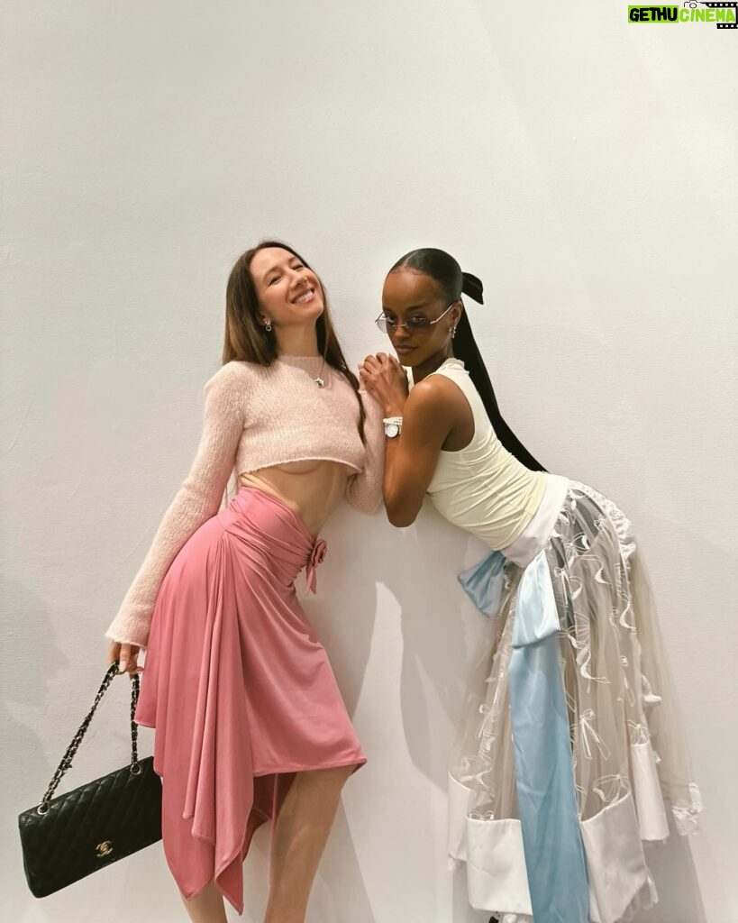 Isabella Boylston Instagram - Sandy’s girls 💕 @sandyliang with @indiabradleyy Story time ~ Sandy and I have been friends for years and after she came to one of my shows I gave her a pair of signed pointe shoes, which eventually ended up serving as the inspiration for her iconic Mary Jane’s 🥹 congrats on the most beautiful show yesterday, Sandy, I am your superfan!