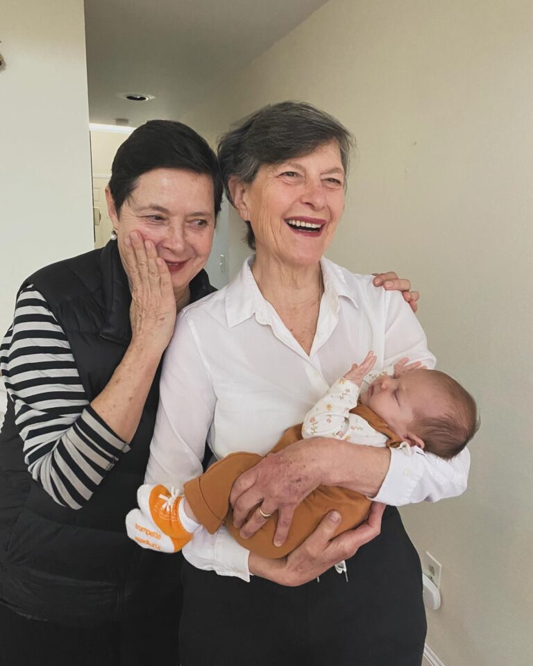 Isabella Rossellini Instagram - Visiting my twin sister Ingrid in San Francisco who just became a grandmother. Baby’s father @ddgwilcox baby’s mother @faborn ❤️❤️❤️❤️❤️