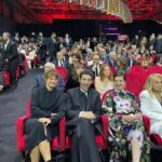 Isabella Rossellini Instagram – Last night at the @premidavid with my favorite sisters in the world Alice and Alba Rorhwacher and Josh O’Connors celebrating our 13 nominations for the film LA CHIMERA. I felt most proud to see the great Gianluca Farinelli director of @cinetecabologna wearing the rose made with the wool of one of my sheep,  a rare ancient breed of Lincoln Long Wool @livestockconservancy .
I know I am going to write something strange but in my head I see a parallel between artisans who make art films ,  film preservation and preservation of ancient breed of farm animals . It is all  our patrimony .
@mamafarm @cinetecabologna #alicerorhwacher #albarorhwacher #joshoconnor photos @rocco_giurato @dolcegabbana