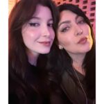 Isabella Santodomingo Instagram - Con @diossa.aiff (y mi oído chueco pero bien protegido con earplugs) en mi primer @baumfestival gracias a @glucloud.oficial - Dos días de recuperación después… todavía me duelen los pies de tanto bailar. 😋 •• #Isagram