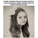 Isabella Santodomingo Instagram - No supe cómo quitarme la sombra de la cara pero, es una foto de ayer en la @filbogota justo antes de la presentación de mi libro “Revivamos Nuestra Histeria”. Gracias a @yiya2024 al Dr. @jorgealbertogarciamd a mi hija @diossa.aiff a Nico y a todo ese público increíble que me acompañó ayer en @Corferias - con lluvia y todo, qué energía más increíble. (Algunas fotos del evento, en mis historias) Gracias infinitas.🙏🏻 •• #Isagram