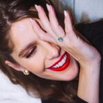 Isabella Santoni Instagram - Combinação mais que perfeita: all black e um red lips de respeito! 😜💋