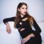 Isabella Santoni Instagram - Combinação mais que perfeita: all black e um red lips de respeito! 😜💋