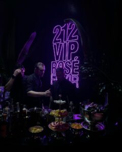 Isidora Vives Instagram - Party time with 212 Carolina Herrera🤍 Que días 🌙 #212carolinaherrera #publicidad