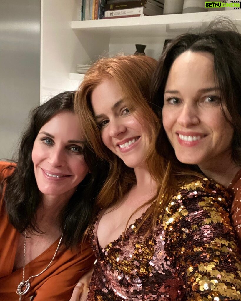 Isla Fisher Instagram - Happy International Women’s Day Let’s celebrate the social, economic, cultural, and political achievements of women. Love you ladies ❤️❤️❤️❤️❤️