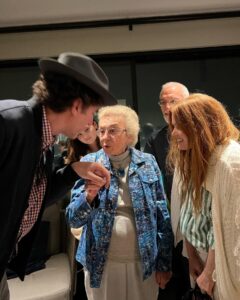 Isla Fisher Instagram - Thanks to Gal and Jaron for letting us meet on Yom HaShoah (Holocaust Remembrance Day) the inspiring Celina Karp Biniaz, one of the last living survivors from Schindler’s List. She shared her personal story, which included nearly five years in the Krakow ghetto, her transfer to Auschwitz, and her terrifying encounter with Dr. Josef Mengele before she, her mother, and the other women on Schindler’s list were rescued by Schindler and were reunited with her father at Schindler’s factory.