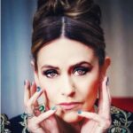 Itziar Ituño Instagram - Argeliako Annaba mediterranean film festivalen @annabafilmfestival.algeria izan naz ohore saria jasotzen. Eskerrik asko horren ondo hartzeagatik, orraztu, makilatu eta janzteagatik erregin baten modura. SHUKRAN! حصلت على الجائزة الفخرية في مهرجان عنابة لسينما البحر الأبيض المتوسط ​​بالجزائر @annabafilmfestival.algeria. شكرًا لك على الاعتناء بي جيدًا، وتصفيف شعري، ومكياجي، وتلبيسي كملكة. شكرا! I received honor award at the Annaba Mediterranean Film Festival in Algeria @annabafilmfestival.algeria. Thank you for taking such good care of me, hair, making up and dressing me like a queen. SHUKRAN! Recibí el premio de honor en el Festival de Cine Mediterráneo de Annaba en Argelia @annabafilmfestival.algeria. Gracias por cuidarme tan bien, peinarme, maquillarme y vestirme como una reina. ¡SHUKRAN! J'ai reçu le prix d'honneur au Festival du Film Méditerranéen d'Annaba en Algérie @annabafilmfestival.algeria. Merci d'avoir si bien pris soin de moi, de me coiffer, de me maquiller et de m'habiller comme une reine. SHUKRAN ! 💄 @nailou_shl 👗 @dar_elkahina_ilhemcouture 💍 @rayere.official 💆‍♀️ @midou_berrhmoune 📸 @chouaiboumaraf @annabafilmfestival.algeria #argelia #annabamediterraneanfilmfestibal #annaba