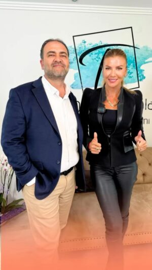 Ivana Sert Instagram - Bugün Sevgili Doktorum Op. Dr Tufan Çolak’a ziyarette bulundum ve gelmişken kendisiyle güzel bir sohbet gerçekleştirdik✨ @tufancolak1976 #reklam #işbirliği