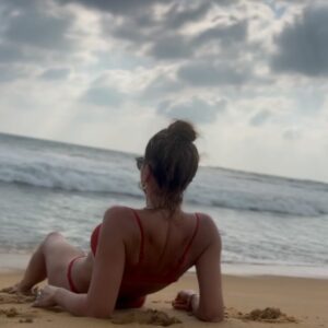 Ivana Sert Instagram - There’s nothing more beautiful than the way the ocean refuses to stop kissing the shoreline, no matter how many times it’s sent away.” #srilanka #srilankatravel #beautifuldestinations #ocean #travelphotography #travel  #lifestyle #nature #love ♥️🏝️🇱🇰