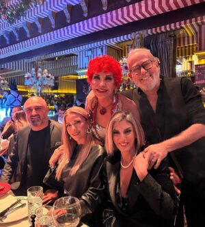 Ivana Sert Instagram - Dün geceden @parsmedyainternational @kurban_akar @oguzunalkalafat Yilbaşi yemeğimizden bir kaç kare ✨🎄