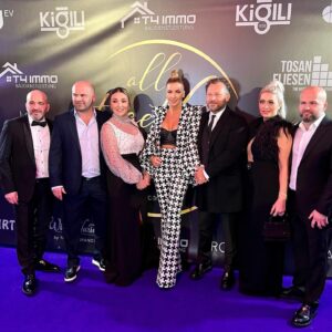 Ivana Sert Instagram - @all_together_official  ve @serdar_topcu_79 organizatörlüğünde muhteşem ve anlamlı bir gece yaşadık.
Çocuklarımız için yapılan bu sosyal yardım projesinde bulunmak benim içinde gurur vericiydi..
Emeği geçen herkese sonsuz teşekkürler…
@serdar_topcu_79 
@oezguer78 
@aaylin_topcu 
@fa_topq 
@topqu58 
#hidelberg 
#germany 
#frankfurt