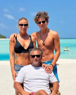 Ivana Sert Instagram - Beautiful place beautiful memories ☀️🏝️♥️
#maldives #maldivesislands #lifestyle #travelphotography  #travel #worldtraveler #worlddestinations #tropical #tropicalisland #beautifuldestinations #love #family #familycomesfirst❤️