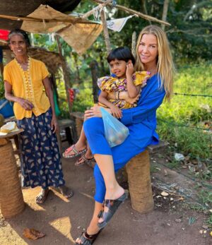 Ivana Sert Instagram - Sri Lanka ile ilgili dikkatimi ilk çeken insanların ne kadar mutlu ve güler yüzlü olmaları 😍 Mükemmel bir toplum 🏝️🤍 @aitkenspencetravels #srilanka🇱🇰 #traveltheworld #ttavelphotography #travel #people_and_world #beautifuldestinations