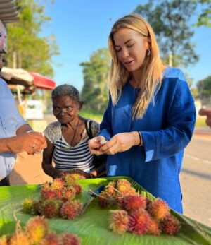 Ivana Sert Instagram - Sri Lanka ile ilgili dikkatimi ilk çeken insanların ne kadar mutlu ve güler yüzlü olmaları 😍 Mükemmel bir toplum 🏝️🤍 @aitkenspencetravels #srilanka🇱🇰 #traveltheworld #ttavelphotography #travel #people_and_world #beautifuldestinations