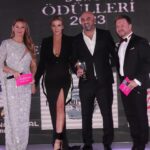 Ivana Sert Instagram - Öncelikle 20 yıldır istikrarlı ve kaliteli bir anlayışla bu güzel gecelere imza atan @gelindamatdergisi ‘ne @ferhatmugurtay ‘a çok teşekkürler… Ayrıca almış olduğum MODA İKONU🏆 ve Beyaz Tv’de yayınlanan İş Dünyası proğramı🏆 için aldığım 2 ödül içinde onur duydum..Emeği geçen herkese sonsuz teşekkürler… @parsmedyainternational @gelindamatdergisi @fuatpasayalisi @kurban_akar @oguzunalkalafat @ferhatmugurtay