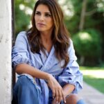 Ivette Vergara Instagram - 8M…Hoy abrazo a todas las mujeres increíbles que me rodean…celebro y admiro a cada mujer maravillosa de mi familia…a mi hija, mi madre, mis amigas, mis compañeras 💕…y a todas las Mujeres que existen✨ sean quienes sean y hagan lo que hagan…Hoy celebro la inmensurable fortaleza, diversidad y belleza de todas las mujeres…Cada una con su chispa, energía y fuerza, haciendo lo suyo y brillando✨…Estamos en esta vida para abrirnos paso, soñar a lo grande y apoyarnos siempre…y lo vamos a lograr porque cuando nos unimos, ¡somos imparables!!!🔥 Feliz Día de la Mujer ✨💕🙏🏼…. Y tú celebraste tu día??..Las leo 😘 #8M #diadelamujer #díainternacionaldelamujer #mujeres #celebración #santiago #méxico #usa #colombia🇨🇴 #perú #argentina🇦🇷 #fuerza #guerreras #diversidad #madres #hijas #mujeressinestereotipos #amorpropio