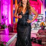 Ivette Vergara Instagram - Que energía vivimos en la segunda noche del Festival del Huaso de Olmué. Cantamos con Denise, nos reímos con Monse, disfrutamos la competencia y nos trasladamos a miles de recuerdos junto a Glup! ❤️🇨🇱 • Styling: @majo_olas 💄: @oscarbravo_a 💇🏻‍♀️ @sritanino y @samuelrubio_oficial 💇🏻‍♀️: @extensionesrapunzzel 👠: @zapatoskarensapiain 👗: @makarena_montaner 💅🏻: @elevenstudio_cl 💎: @swarovski 💁🏽‍♀️: @nicolenovoam 🎥: @derekfernandez